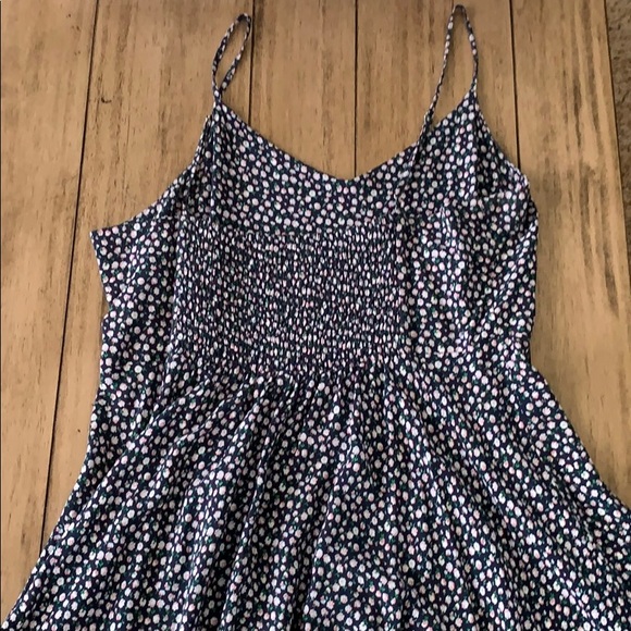 Gap fit and flare floral cami dress -EUC 👗 - Picture 4 of 7